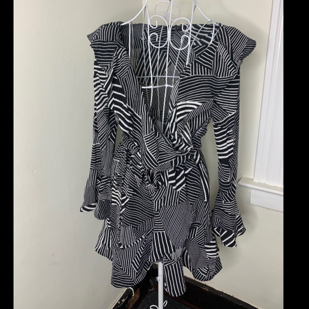 Black and White Tie Waist Dress